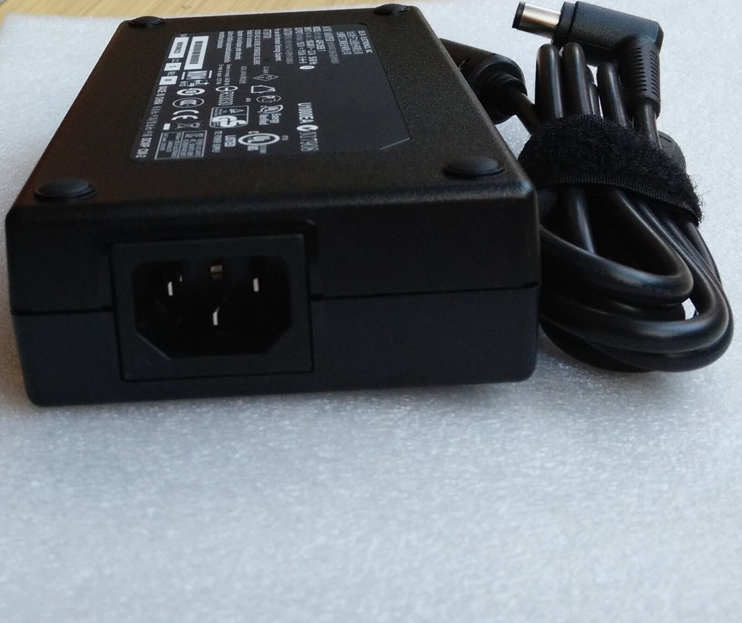Original 19.5V 11.8A AC Adapter for MSI GT73VR 6RE(Titan SLI 4K)-072PL